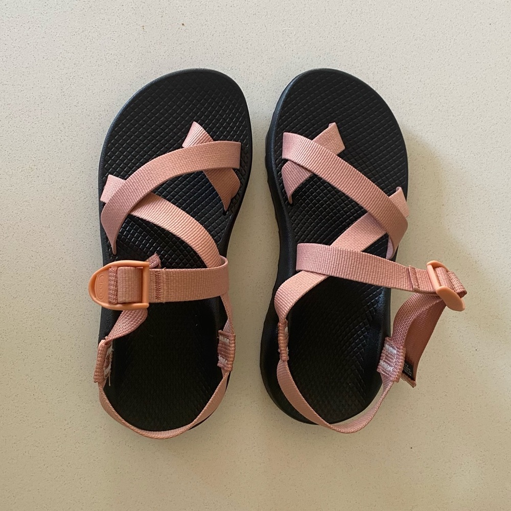 BRAND NEW Custom Chacos Z2